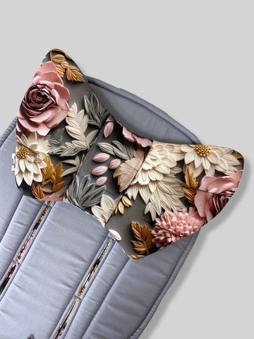 Подушка у візок "Крила Ангела" Квіти 3д і світло сірий однотон" Decoza Moms (Pillow-S77-P2288)