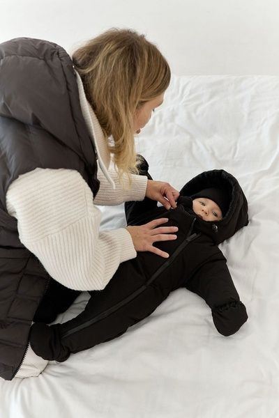 Зимний комбинезон с закрытыми ножками "Черный" Decoza Moms (zimakomb03-PM010) 56-62 см