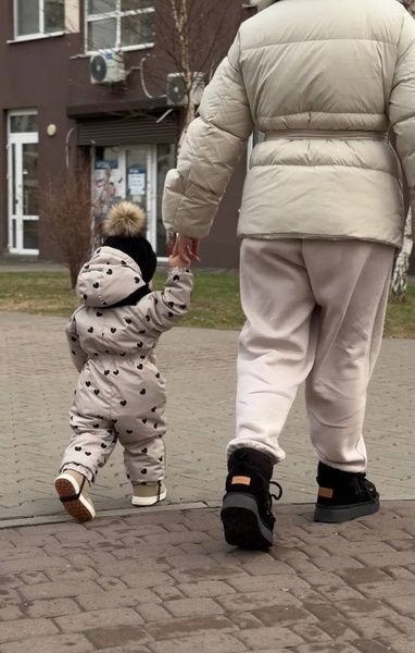 Зимний комбинезон "Сердца на бежевом" Decoza Moms (zimk98104-OP304-pl016) 98-104 см