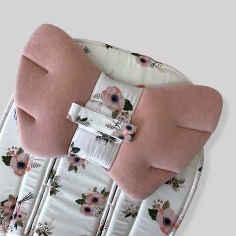 Подушка у візок "Крила Ангела" Анемони і пудра велюр Decoza Moms (Pillow-S116-W02)