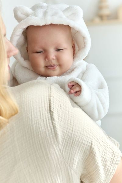 Плюшевый комбинезон "Пушистик" Молочный с закрытыми ножками Decoza Moms (PuhDM36-P1) 62-68 см