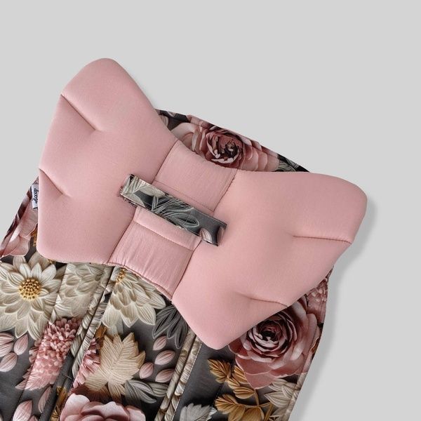 Подушка у візок "Крила Ангела" Квіти 3д і пудра однотон Decoza Moms (Pillow-S77-P2289)